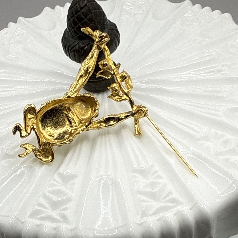 Vtg Brooch PLAYFUL SWINGING MONKEY WHIMSICAL FIGURAL ART DECO REVIVAL BLACK EYES - Picture 7 of 16